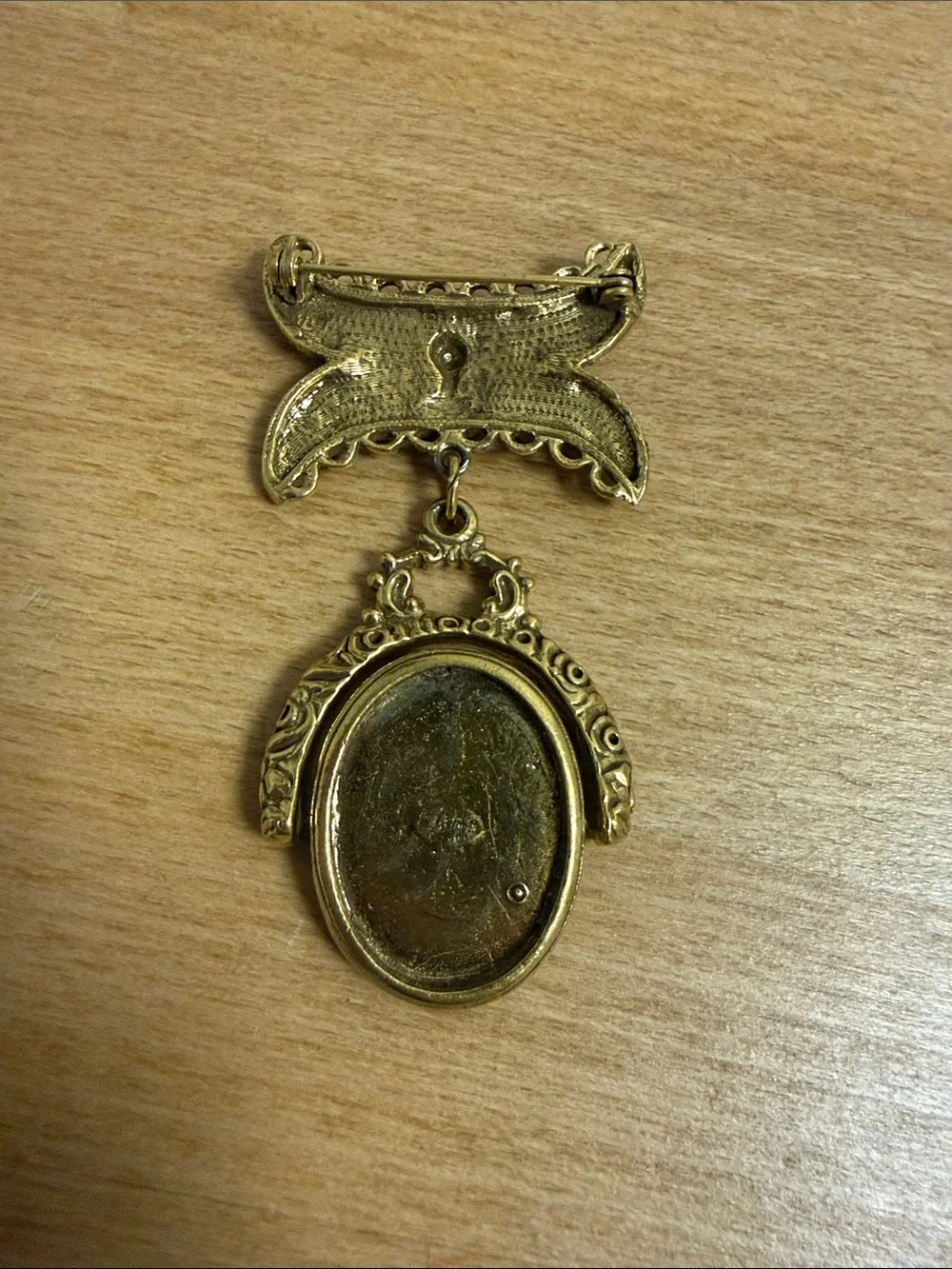 Goldette vintage gold tone Roman style dangle large brooch pin intricate cameo